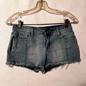 Distressed cut off shorts, low- mid rise
